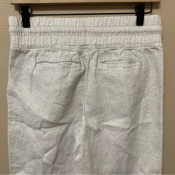 Athleta Cabo Linen Jogger in Mirco Cheetah Abalone Gray Size 2 - Picture 9 of 12